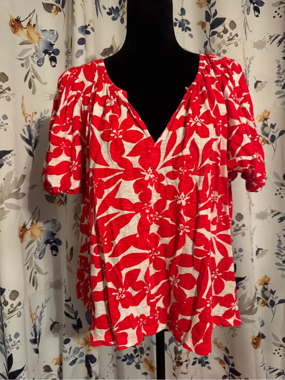 LOFT Red and White Floral V-Neck Puff Sleeve Top B7